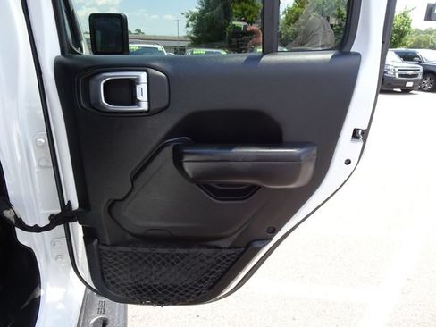 Used 2018 Jeep Wrangler Unlimited Sport S AWD/4WD image 18