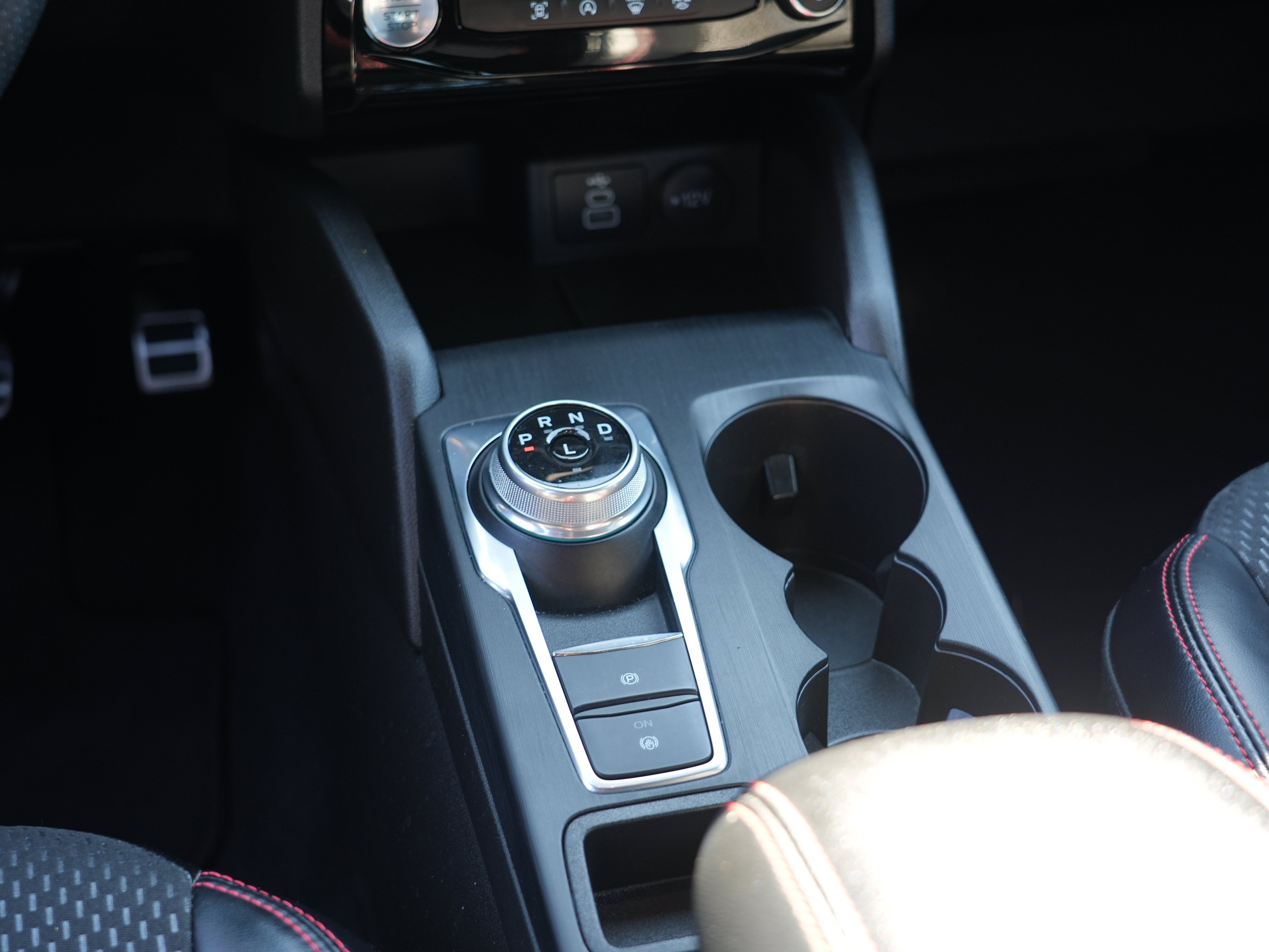 Used 2024 Ford Escape ST-Line w/ Tech Pack #1 AWD/4WD image 27