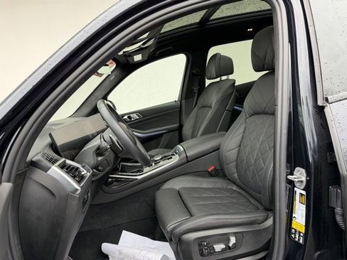 Certified 2023 BMW X7 xDrive40i w/ M Sport Package image 10