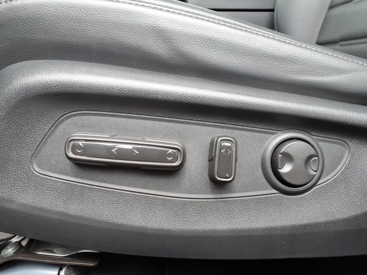 Used 2023 Honda CR-V EX-L image 18