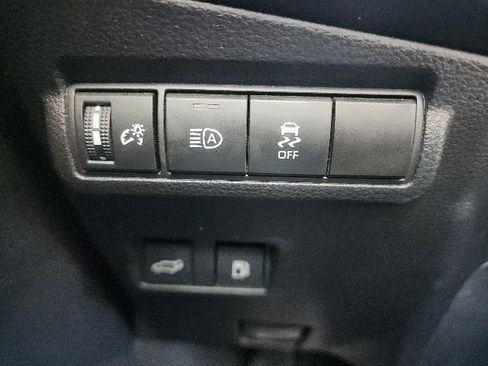 Used 2025 Toyota Corolla Cross AWD Hybrid w/ Convenience Package image 16