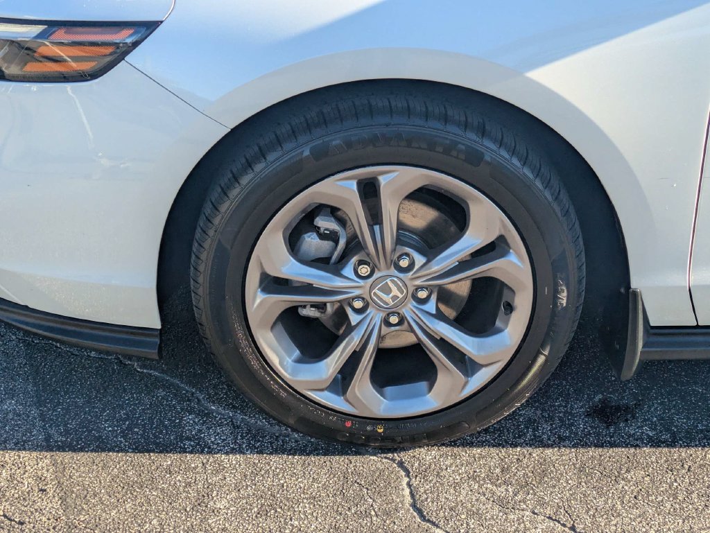 Used 2024 Honda Accord EX image 11