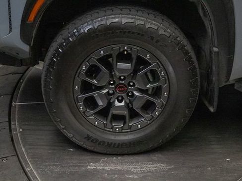 Used 2023 Nissan Frontier PRO-4X w/ Pro-4X Premium Package AWD/4WD image 9