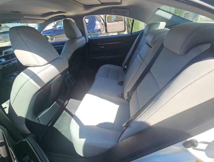 Used 2018 Lexus ES 350 w/ Navigation System Package FWD image 7