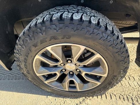 Used 2022 Chevrolet Silverado 1500 LT image 14