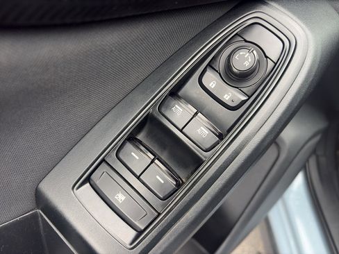 Used 2018 Subaru Crosstrek 2.0i Premium w/ Eyesight System image 20