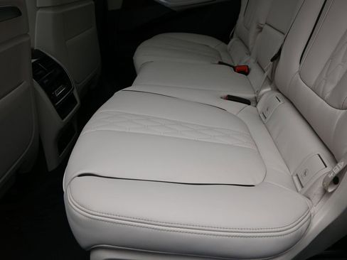 New 2026 BMW X7 xDrive40i image 16