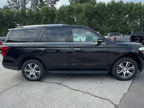 Used 2024 Ford Expedition Limited AWD/4WD image 9