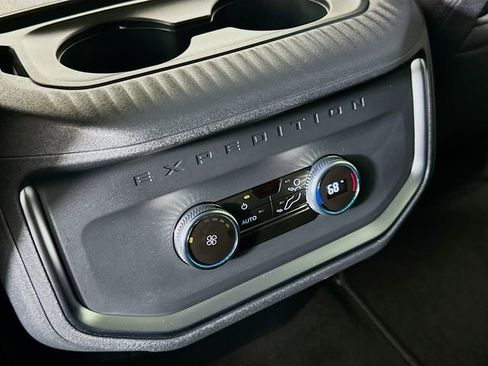 New 2025 Ford Expedition Active image 24