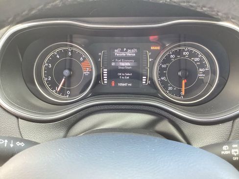 Used 2019 Jeep Cherokee Latitude Plus w/ Cold Weather Group AWD/4WD image 15