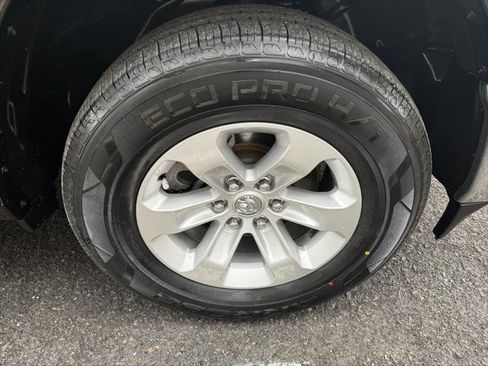 Certified 2021 RAM 1500 Laramie image 24