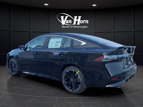 New 2026 Nissan Sentra SR w/ SR Premium Package FWD image 5