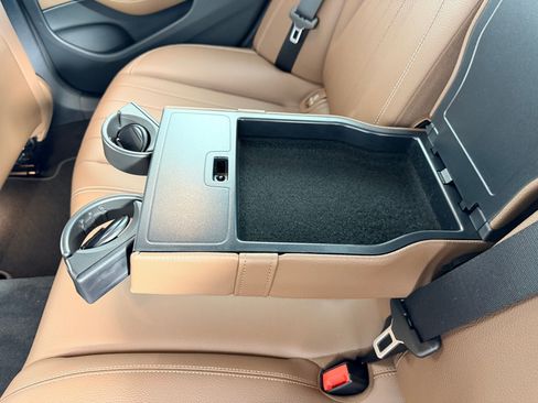 Used 2023 Mercedes-Benz E 350 Sedan image 16