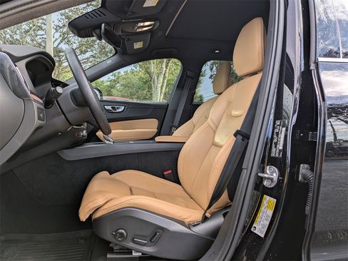 Certified 2023 Volvo XC60 B5 Ultimate w/ Climate Package image 2