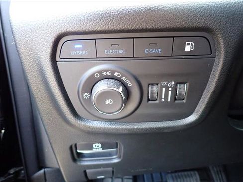 Used 2023 Jeep Grand Cherokee Overland w/ Advanced Protech Group III image 18