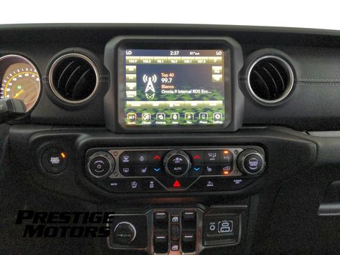 Used 2021 Jeep Gladiator Overland w/ Uconnect 4C Nav & Sound Group AWD/4WD image 23