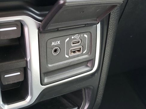 Used 2021 Jeep Wrangler Unlimited Sahara image 20