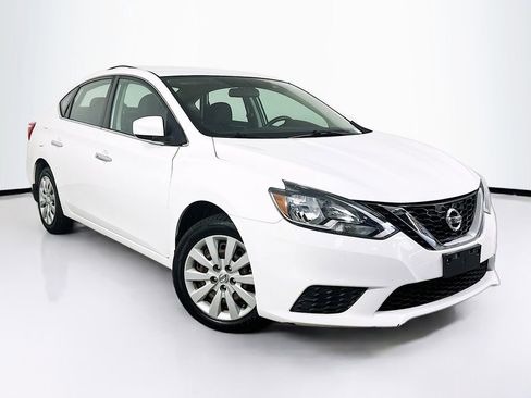 Used 2017 Nissan Sentra SV FWD image 1