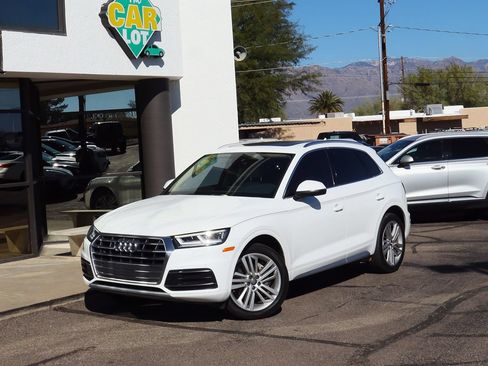 Used 2019 Audi Q5 2.0T Premium Plus w/ Premium Plus Package AWD/4WD image 2