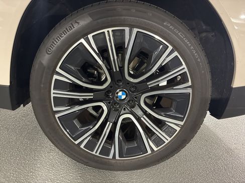 Used 2025 BMW X3 xDrive30i w/ Premium Package image 11