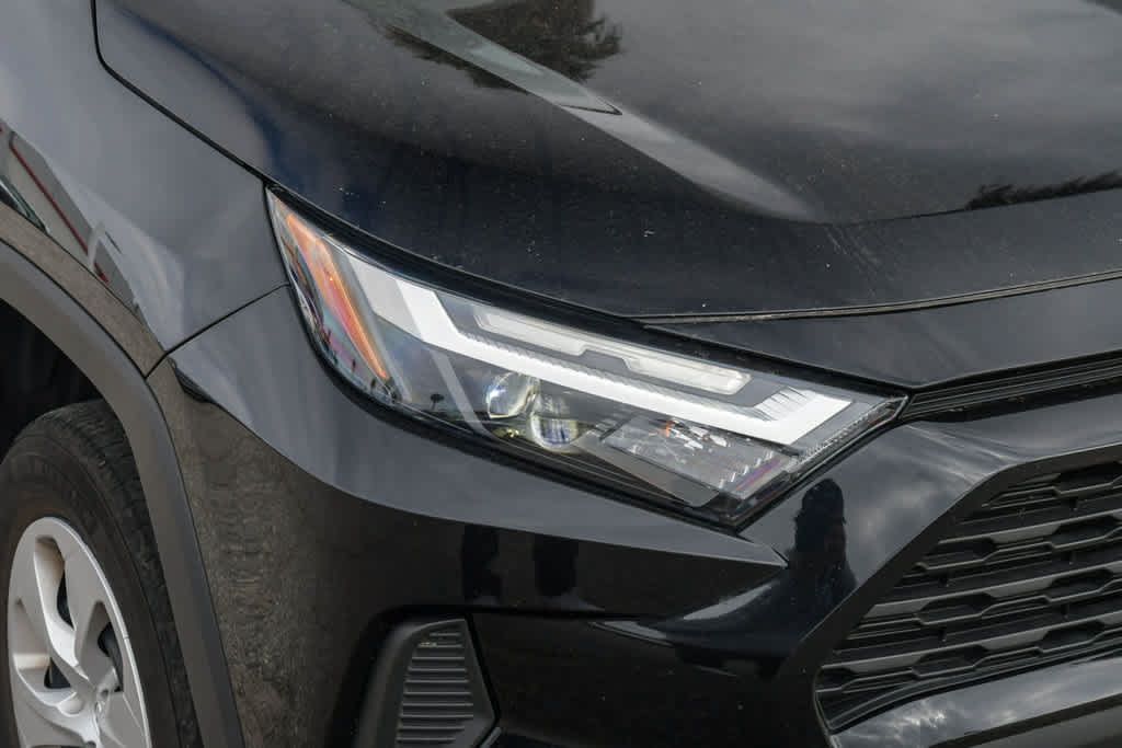 Used 2025 Toyota RAV4 LE FWD image 4