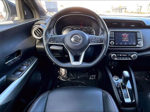 Used 2020 Nissan Kicks SR w/ SR Premium Package image 7