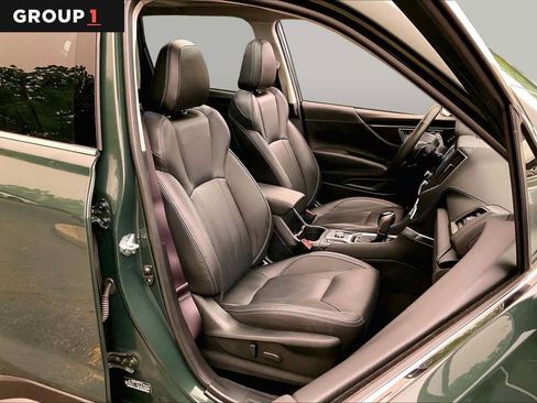 Used 2023 Subaru Forester Touring AWD/4WD image 9