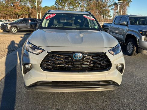 Certified 2024 Toyota Highlander XLE image 7