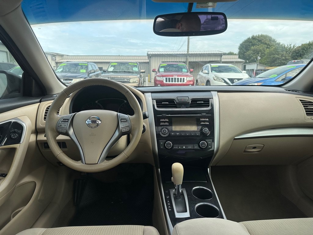 Used 2014 Nissan Altima 2.5 SV w/ Convenience Package FWD image 9