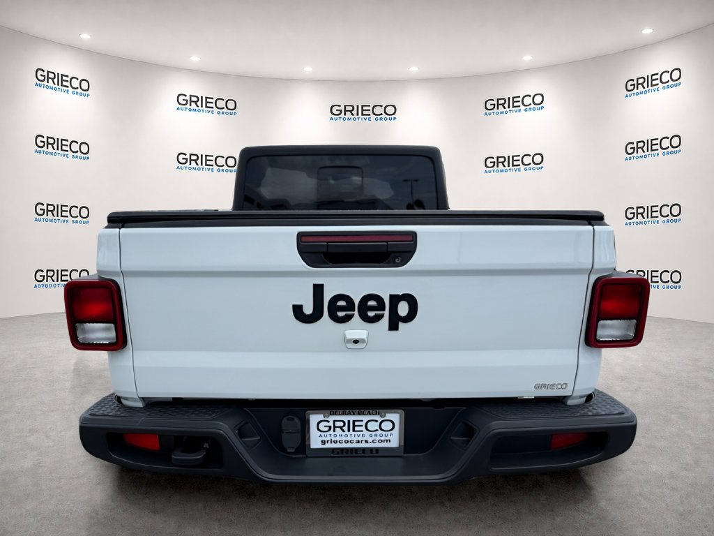 Used 2022 Jeep Gladiator Sport AWD/4WD image 6