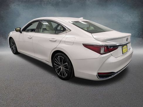 Used 2022 Lexus ES 300h w/ Premium Package FWD image 6