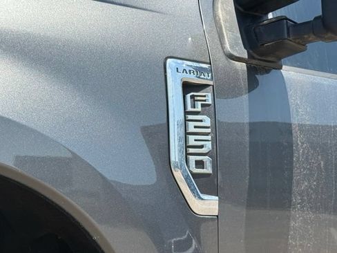 Used 2017 Ford F250 Lariat w/ Lariat Ultimate Package AWD/4WD image 7