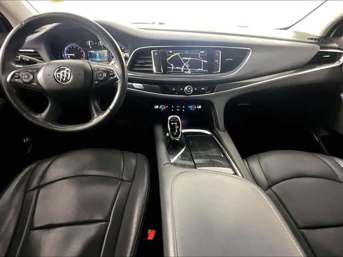 Used 2018 Buick Enclave Essence image 15