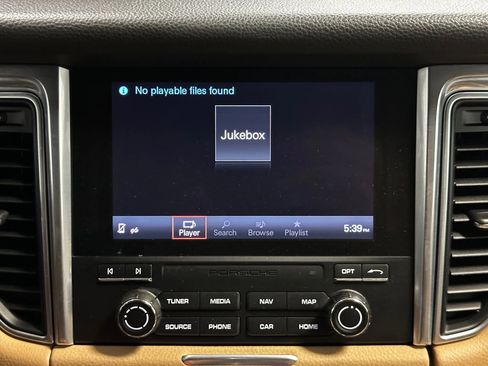 Used 2017 Porsche Macan image 39