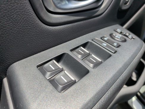 Used 2025 Honda Pilot TrailSport image 30