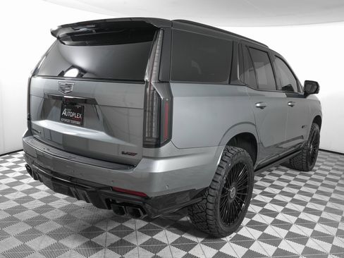 Used 2026 Cadillac Escalade V w/ LPO, ONYX Package image 6