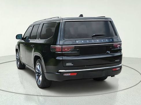 Used 2023 Jeep Wagoneer Series III w/ Premium Group I AWD/4WD image 4