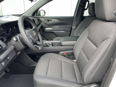New 2026 Chevrolet Traverse LT image 11