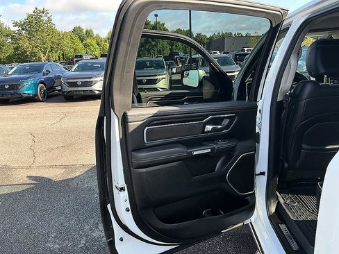 Used 2022 RAM 1500 Laramie AWD/4WD image 23