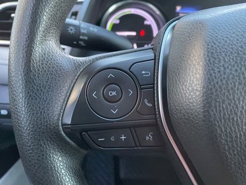 Used 2018 Toyota Camry LE image 15