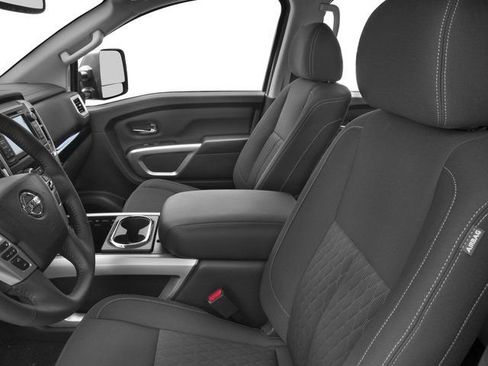 Used 2017 Nissan Titan SV AWD/4WD image 9