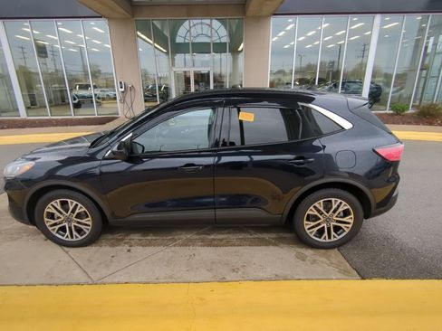 Used 2021 Ford Escape SEL image 8