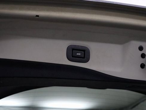 Used 2018 Nissan Rogue SV image 29