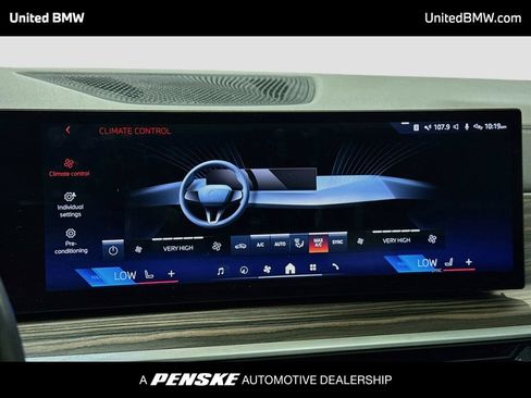 Used 2024 BMW X5 sDrive40i w/ M Sport Package RWD image 18