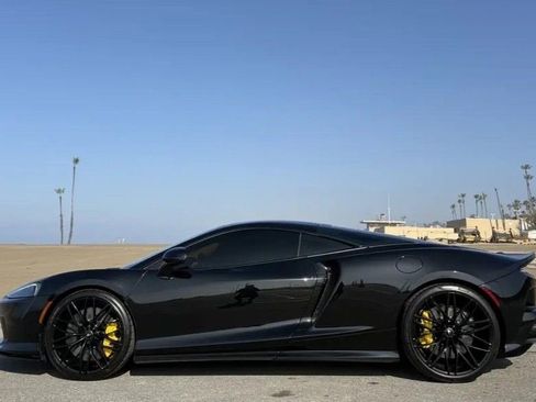Used 2022 McLaren GT image 2
