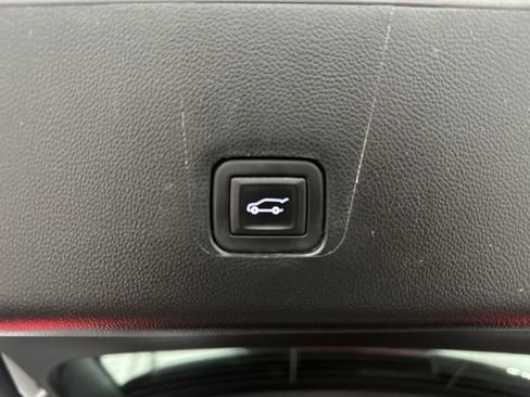 Used 2021 Chevrolet Traverse Premier w/ LPO, Floor Liner Package image 46