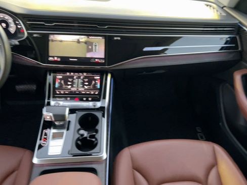 Used 2022 Audi Q8 Prestige w/ Prestige Package image 25