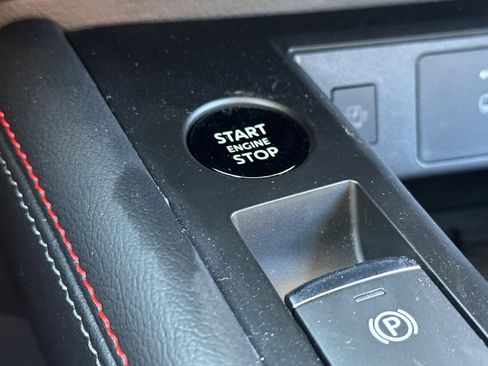 New 2026 Nissan Kicks SR image 26