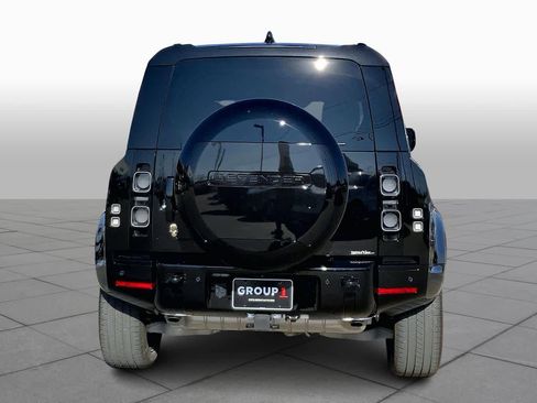 Used 2025 Land Rover Defender 110 X image 5