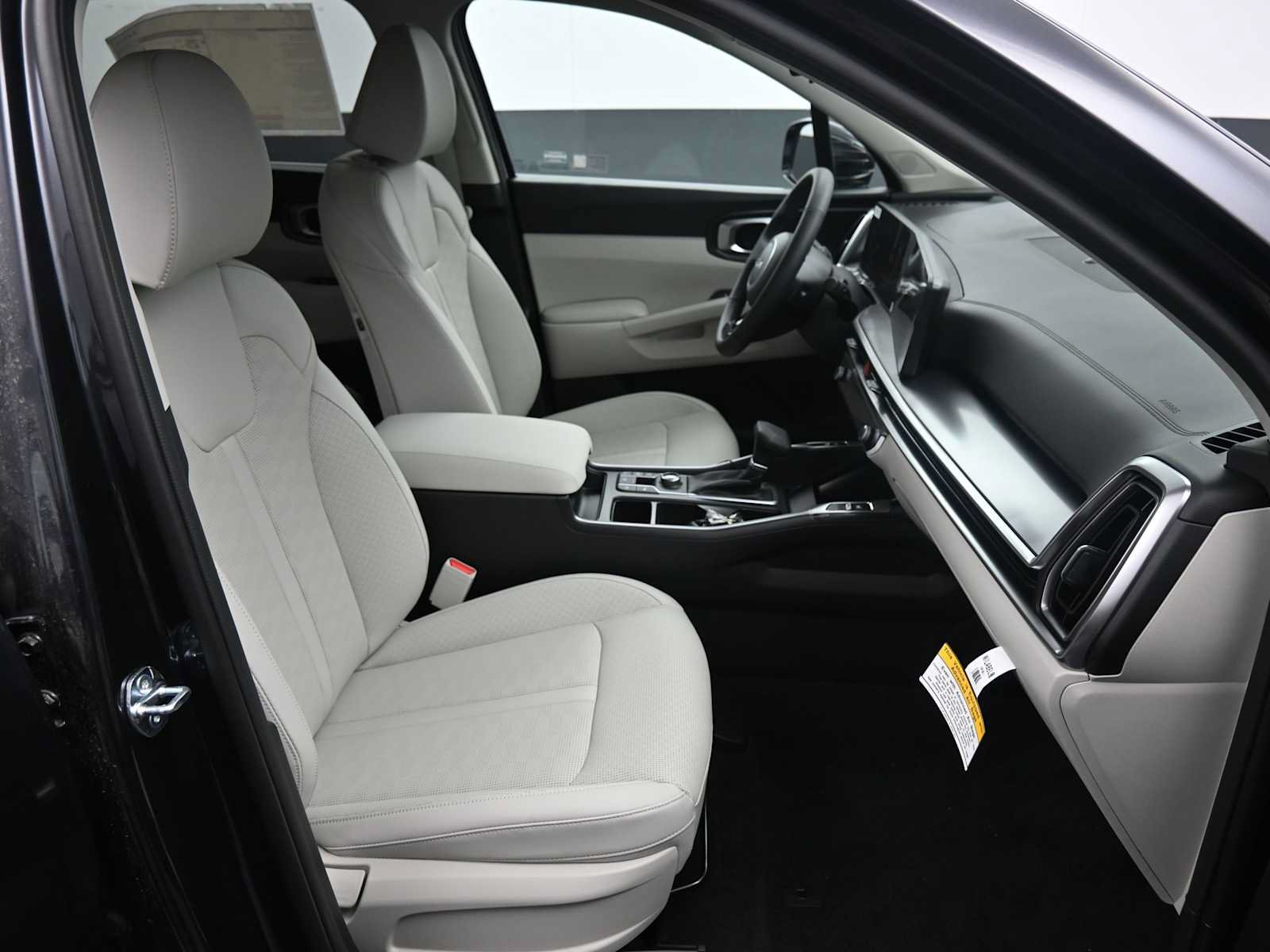 Used 2025 Kia Sorento S AWD/4WD image 24
